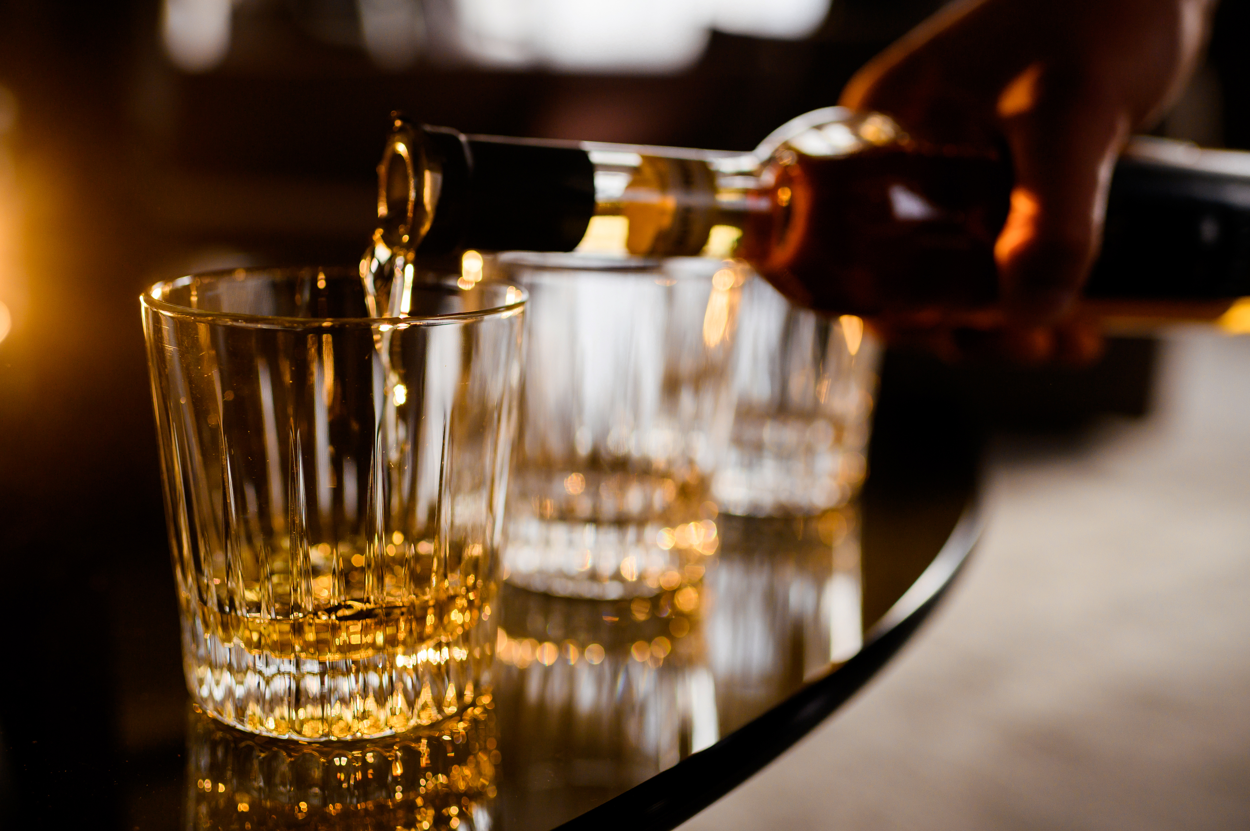 Dobra whisky do 100 zł – najlepsze butelki dla początkujących