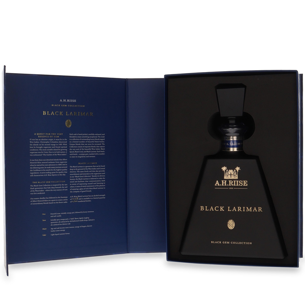 AH Riise Black Larimar / 45.2% / 0.7l