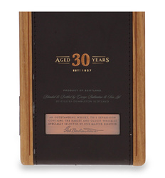 Ballantine's 30 Year Old / 40% / 0.7l Damaged packaging.