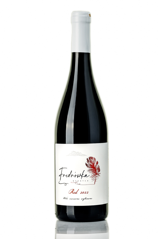Winnica Fredrówka Red 12% /0,75l