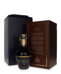 Chivas Royal Salute The Coronation of King Charles III Edition / 52.3% / 0.7l